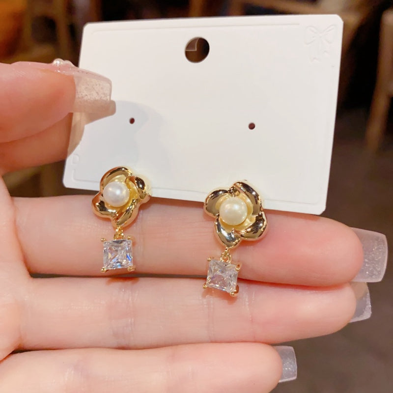 14K Gold-Plated Metal Pearl Flower Zircon Earrings