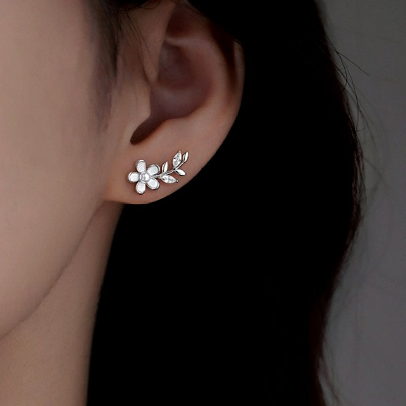 Sterling Silver Elegant Flower Stud Earrings