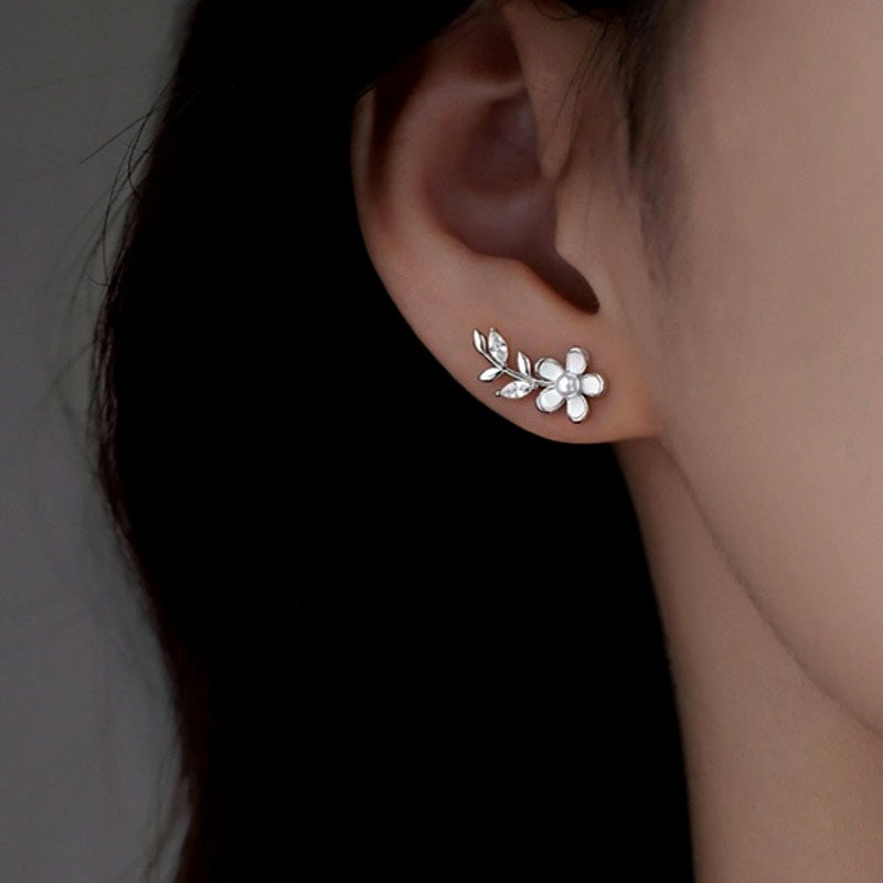 Sterling Silver Elegant Flower Stud Earrings